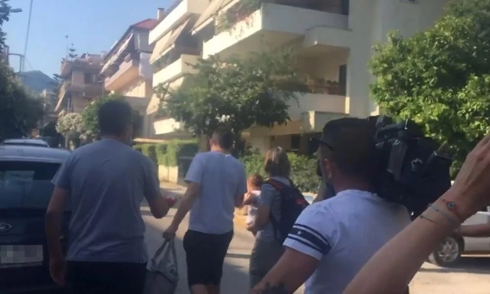 Στα χέρια της μητέρας της αδικοχαμένης Καρολάιν βρίσκεται η Λυδία